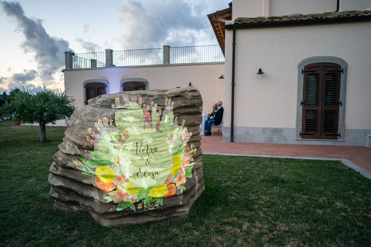 dettaglio logo personalizzato sposi